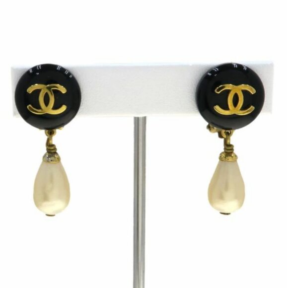 CHANEL CC Logos Pearl Drop Black Round Clip-On Earrings Gold Tone - Picture 3 of 10